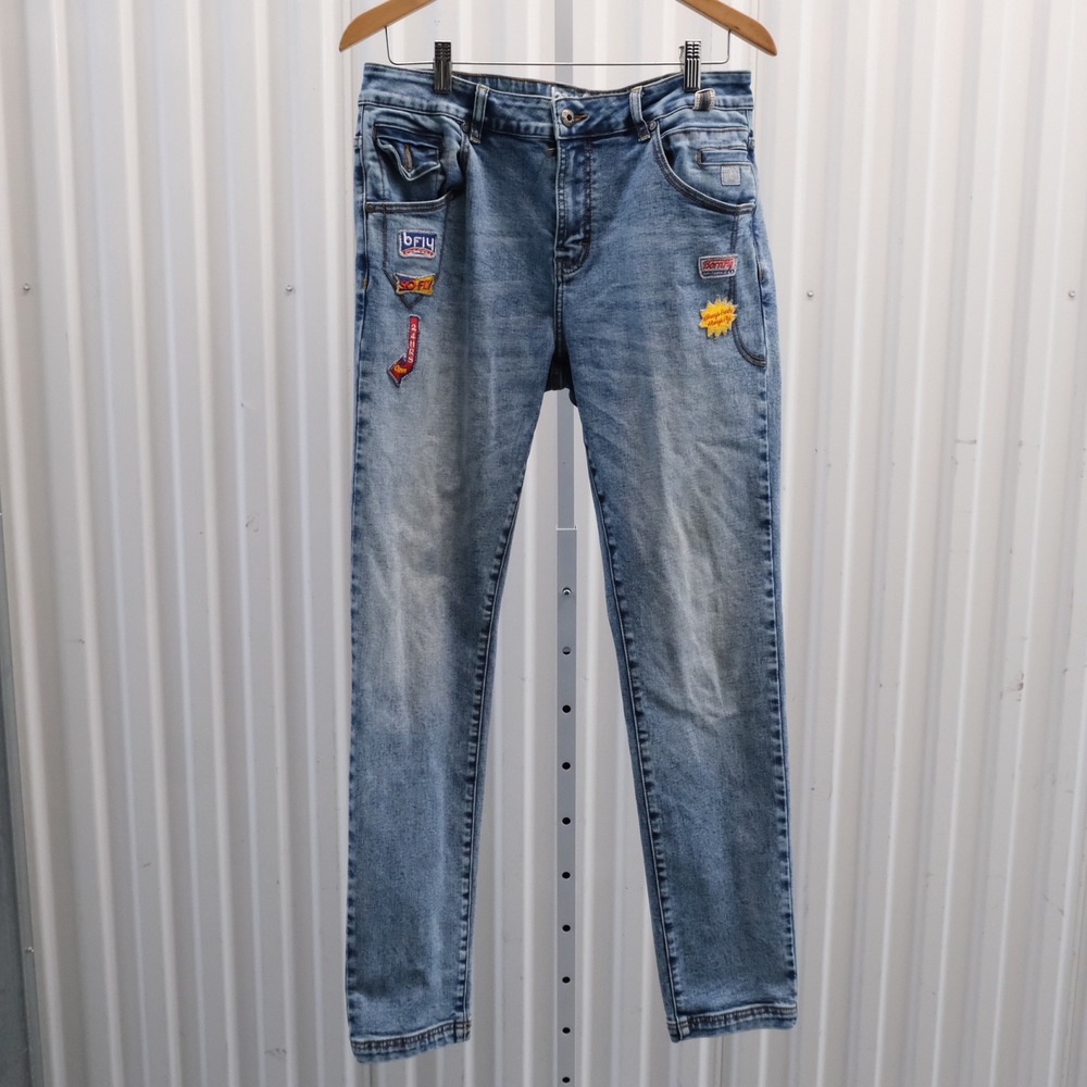 Born Fly Jeans Men's Size 32 x 31 Graphic Patch Slim Straight Denim